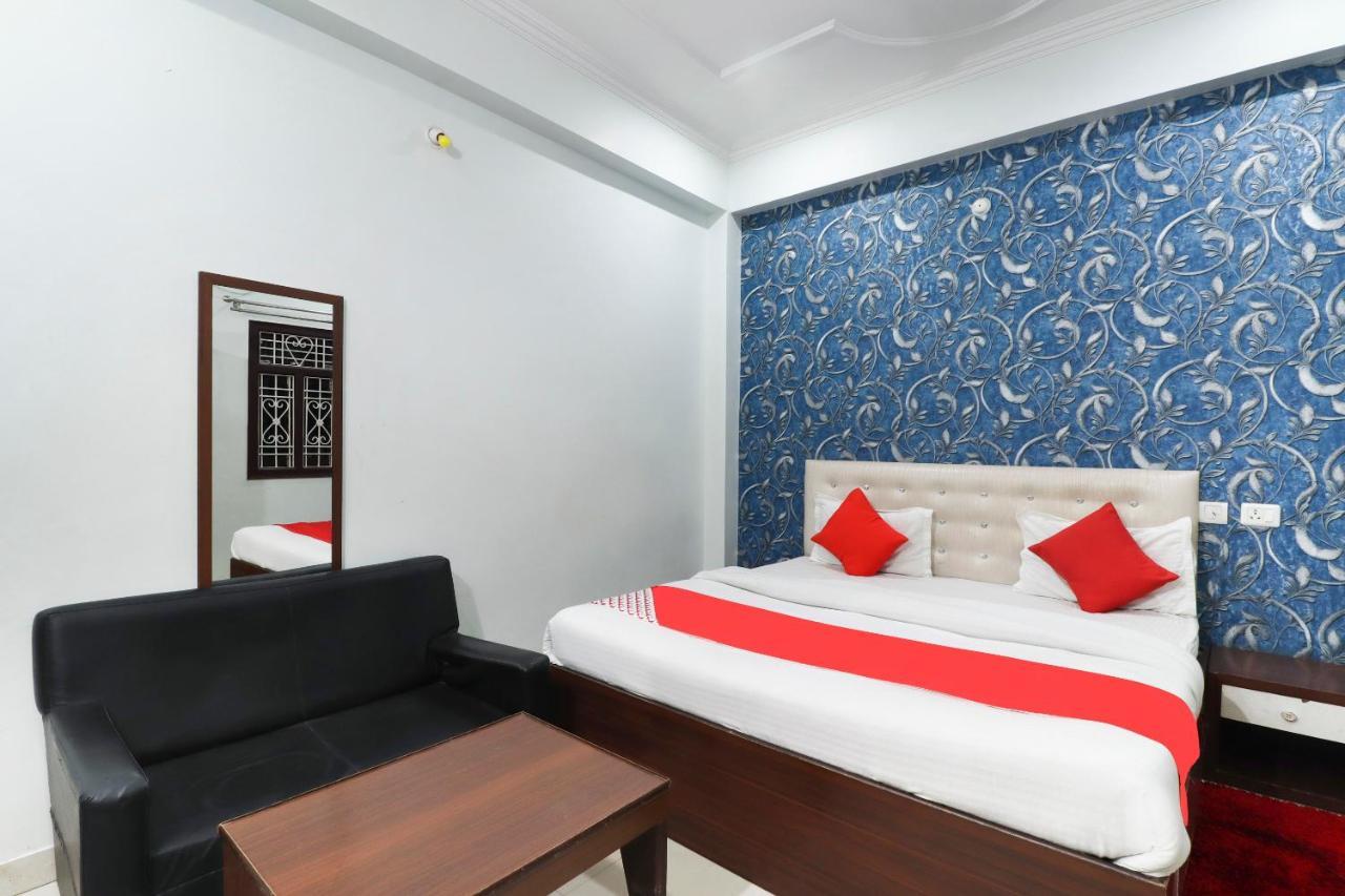 Oyo 70489 Hotel Tajvar Siwān Exteriör bild